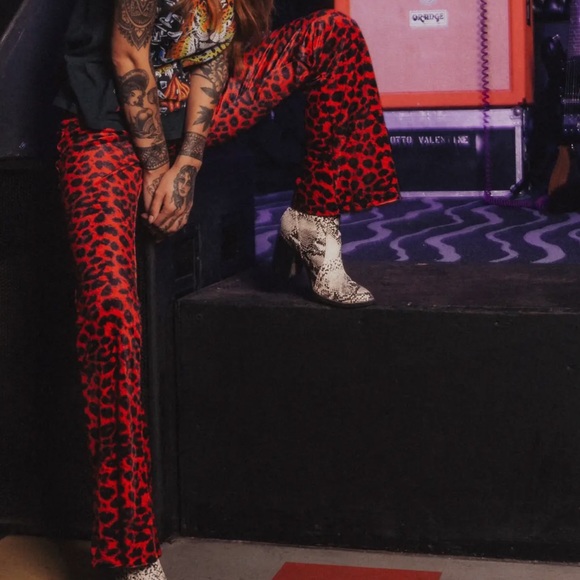 Cheetah print velvet bell bottoms palazzo flare pant. - Picture 3 of 3